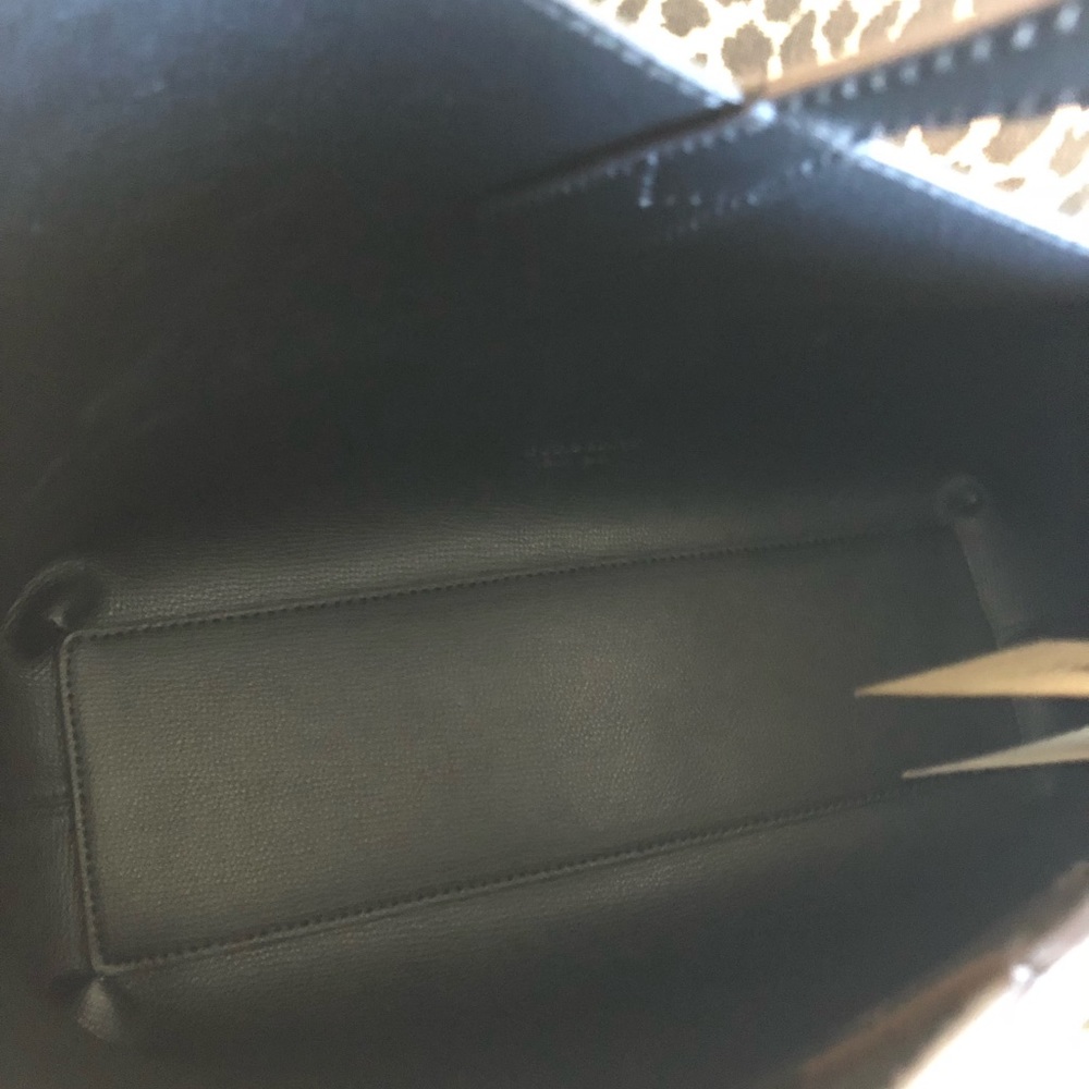 Burberry Tote Sold Out at Stores -Authentic - Picture 4 of 6